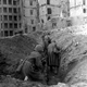 Imagen para el artículo titulado Este hombre mató a 242 nazis en cuatro meses con un solo dedo: si te movías o respirabas, estabas muerto